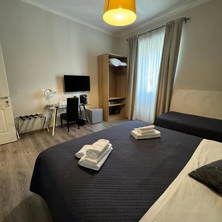 Rhs Rienzo Suites Guesthouse